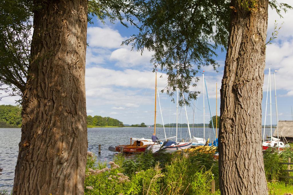 Strauers Hotel Am See Bosau Экстерьер фото